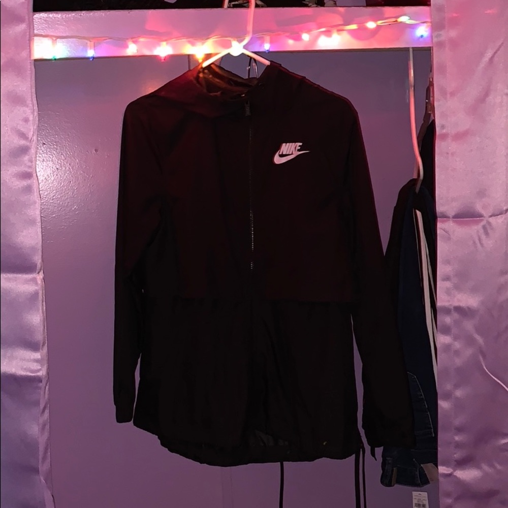 Nike Windbreaker❗️‼️NEED GONE ASAP❗️‼️